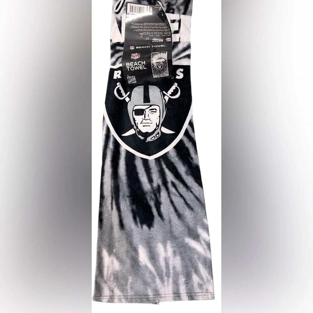 Black and Gray Raiders Tie-Dye beach towel